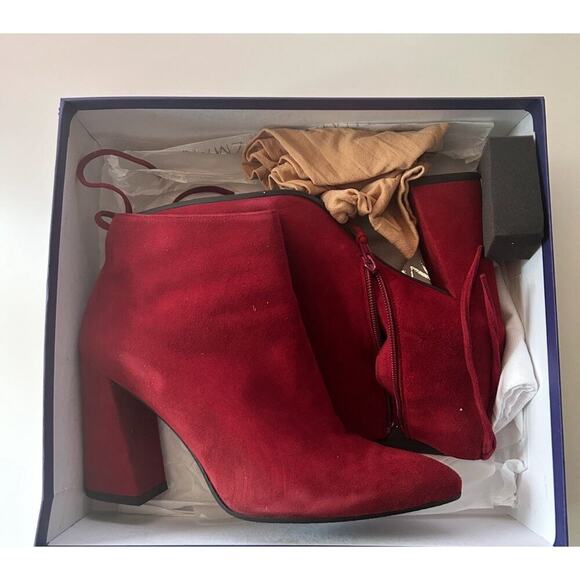 Stuart Weitzman Grandiose Scarlet Suede Size 9 M - Picture 1 of 12